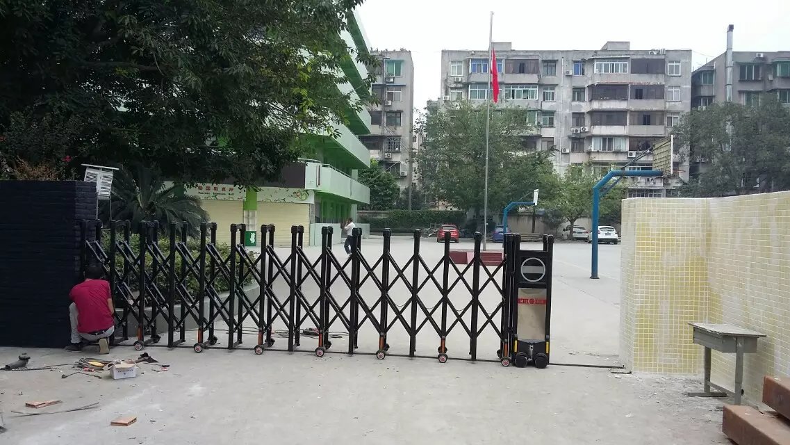 江门江门深圳市伸缩门